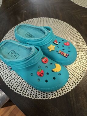 CROCS Teal Fuzzy-Lined Clog Sandals with Fruit Charms